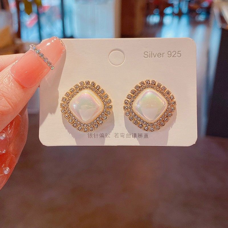 Style Coréen Nouvelles Boucles D&#39;oreilles Géométriques Serties De Diamants Lumière Luxe Sirène Perle Mode All-match Boucles D&#39;oreilles