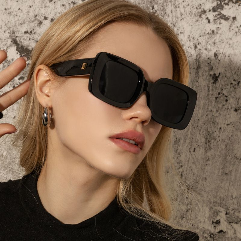 Retro Fashion Simple Style Women's Sunglasses