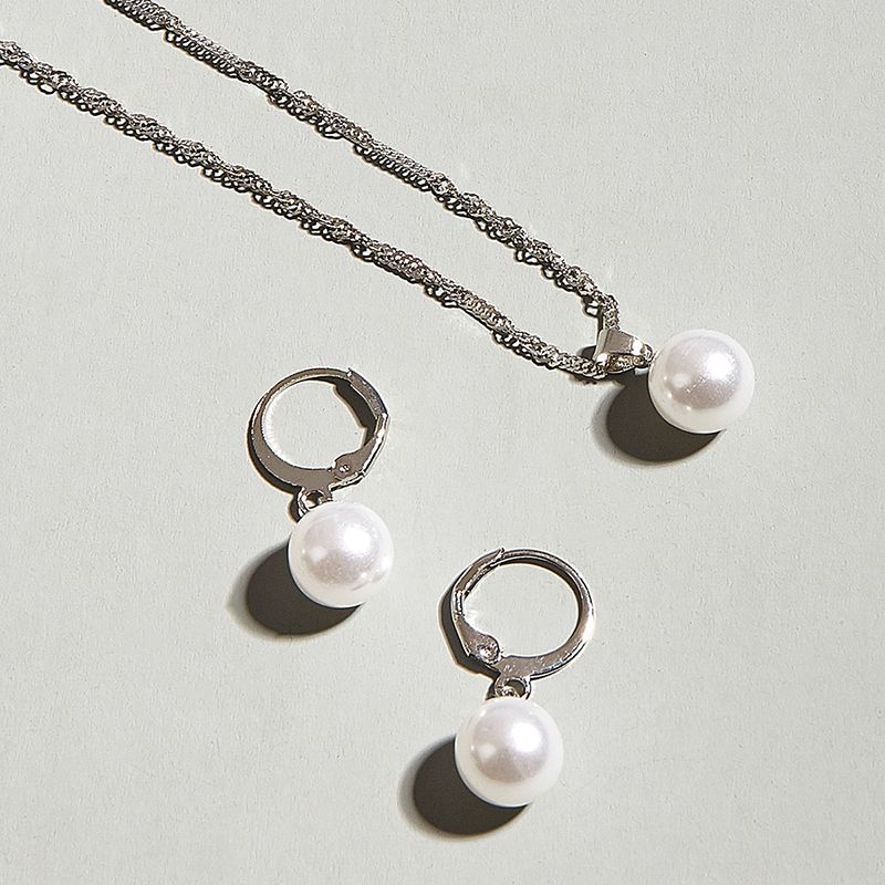 Fashion Jewelry Versatile Sweet Pearl Necklace Earrings Set