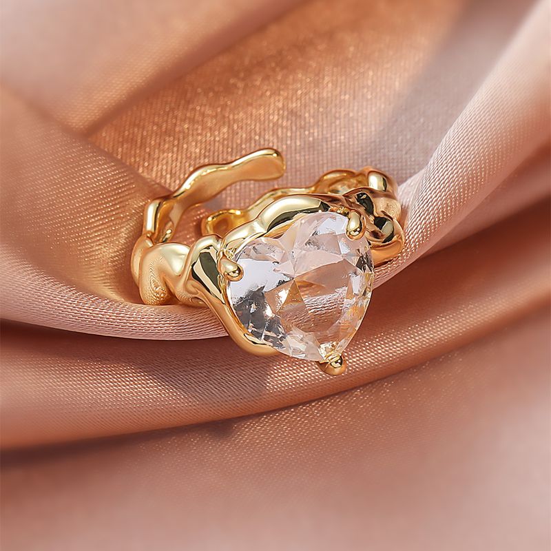 Mode Weibliche Einfache Intarsien Zirkon Herz-förmigen Kupfer Ring
