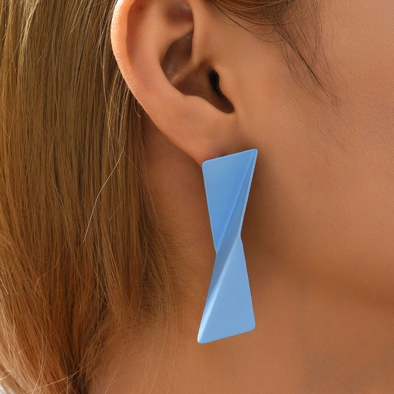 Simple Style Solid Color Geometric Fold Pendant Earrings