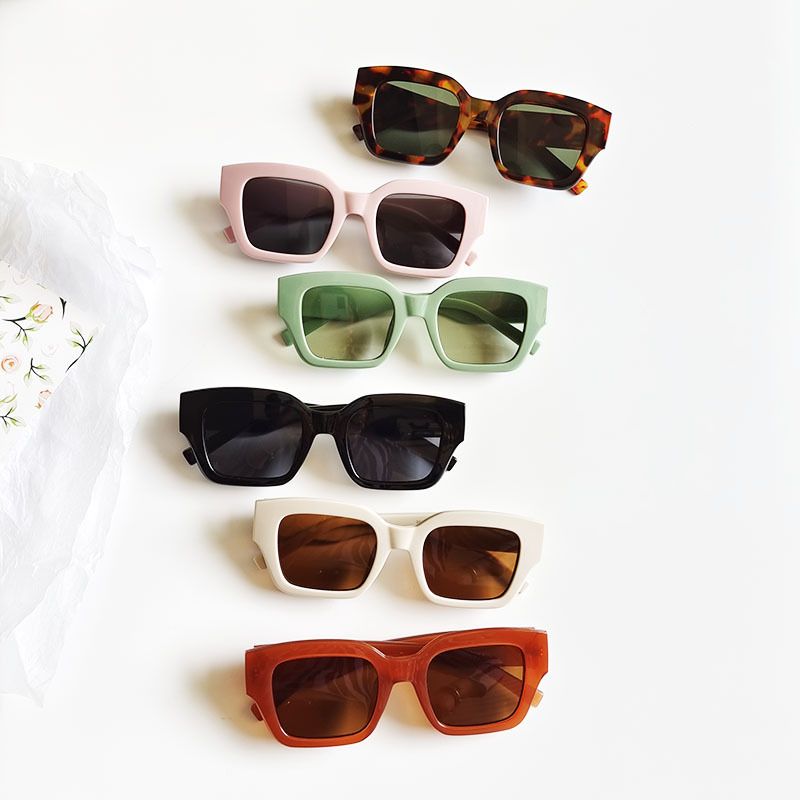 New Retro Style Color Square Frame Sunglasses