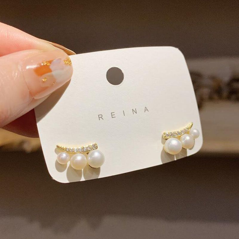 Mode Einfache Perlen Stud Frauen Kleine Geometrische Legierung Ohrringe