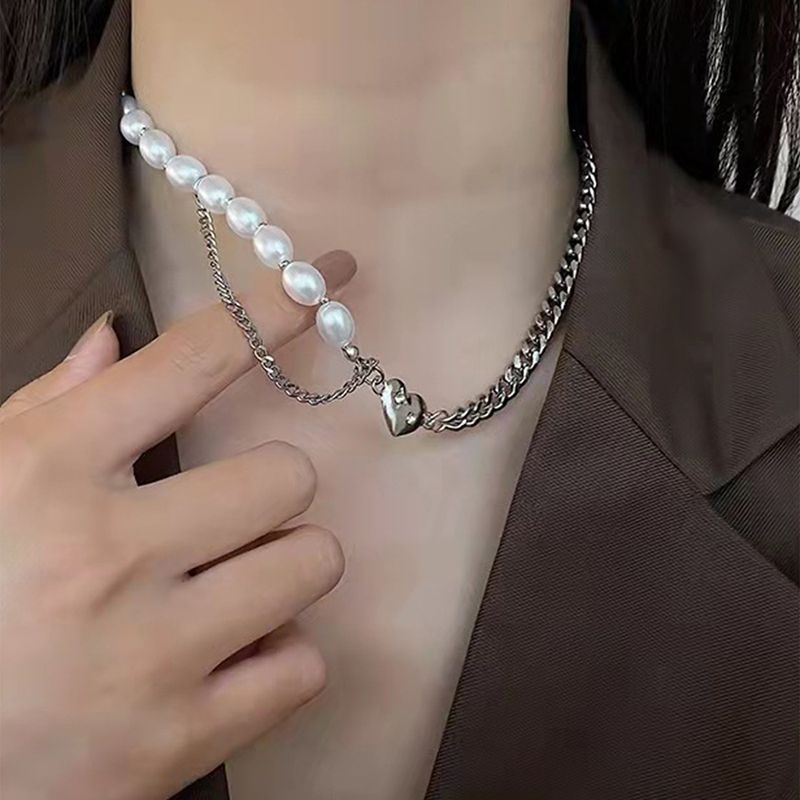 Fashion Pearl Beaded Clavicle Chain Heart Pendant Titanium Steel Necklace