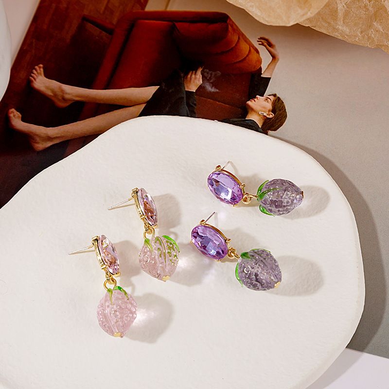 Mode Einfache Diamant Amethyst Harz Erdbeere Alloy Stud Ohrringe