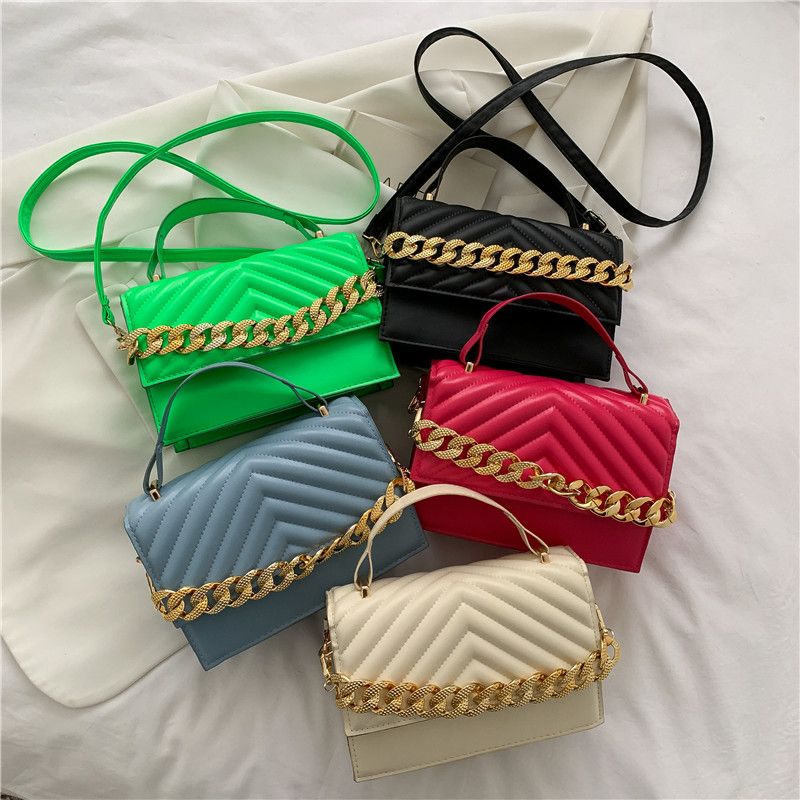 Fashion Simple Solid Color Diamond Small Chain Crossbody Shoulder Bag 19*13*6.5cm