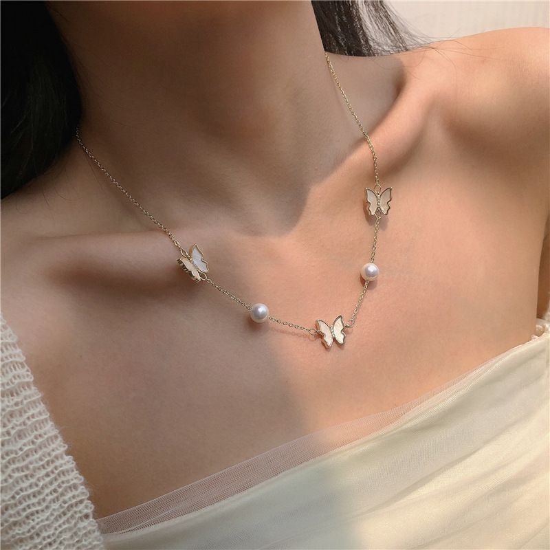 Fashion Inlay Pearl Diamond Beaded Butterfly Shaped Pendant Alloy Necklace Women
