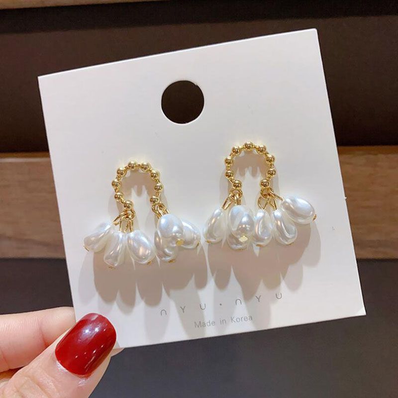 Mode Barocke Perle Frauen Unregelmäßige Geometrische Retro Legierung Ohrringe