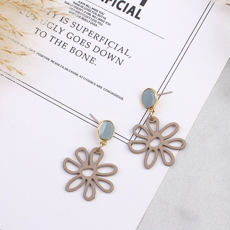 Sterling Silver Needle Bohemian Style Simple Cutout Irregular Flowers Earrings