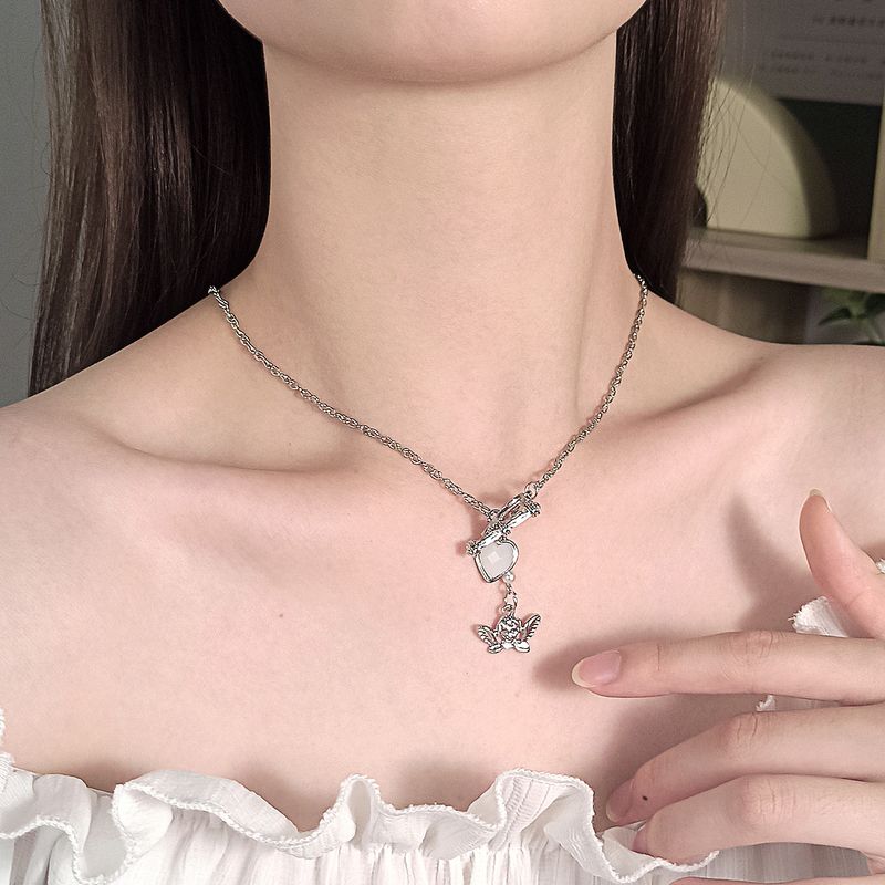 Fashion Retro Style Heart Shape Angel Pendant Necklace Clavicle Chain