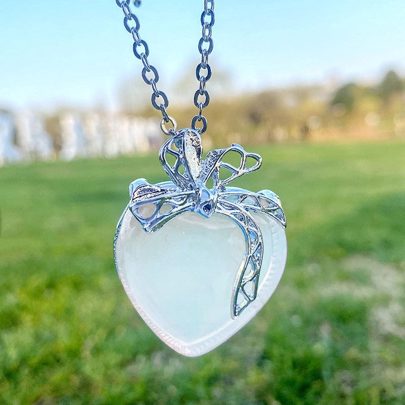 Creative Fashion Geometric Heart-shaped Natural Stone Alloy Necklace