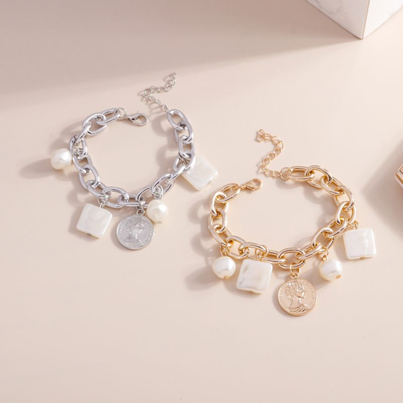2022 Summer New Fashion Pearl Wafer Chain Bracelet