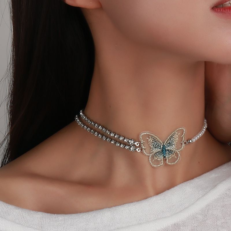 Fashion Inlay Rhinestone Pearl Transparent Butterfly Pendant Ecklace