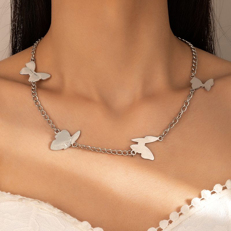 Nueva Moda Simple Mariposa Plata Animal Metal Clavícula Cadena Aleación Collar