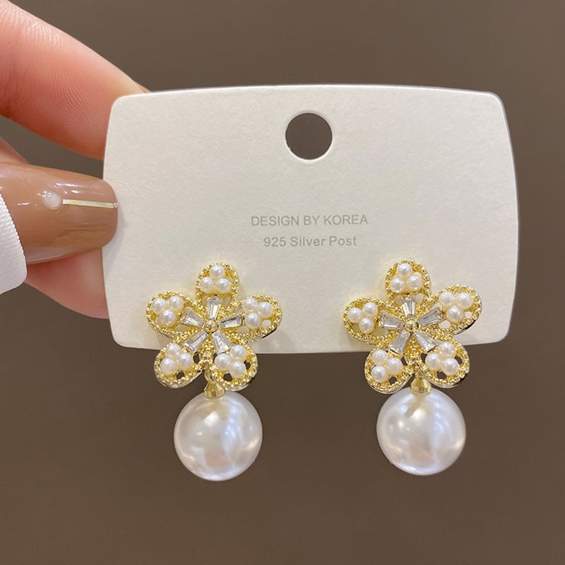 Moda Aleación Flor Pendientes Compras Perlas Con Incrustaciones Perla Pendientes De Gota Como La Imagen