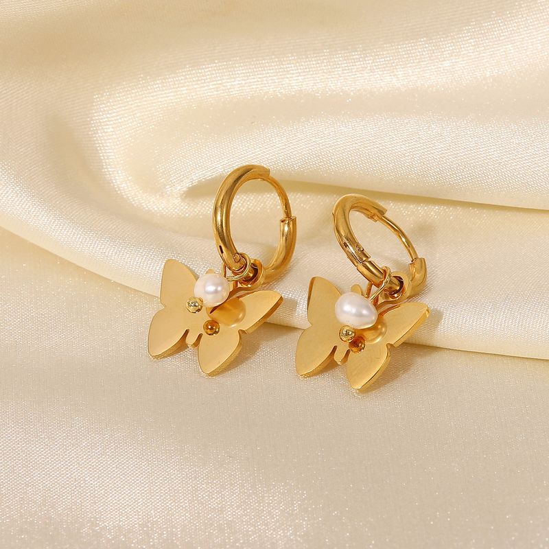 Neue Stil 18k Gold Überzogene Glatte Schmetterling Perle Anhänger Edelstahl Ohrringe