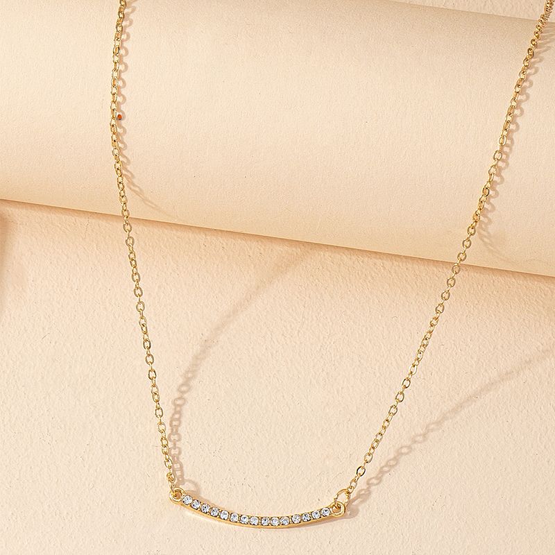 Minimalisti Scher Wind Legierung Geometrisches Muster Halskette Täglich Diamant Strass Steine Kupfer Halsketten 1 Stück