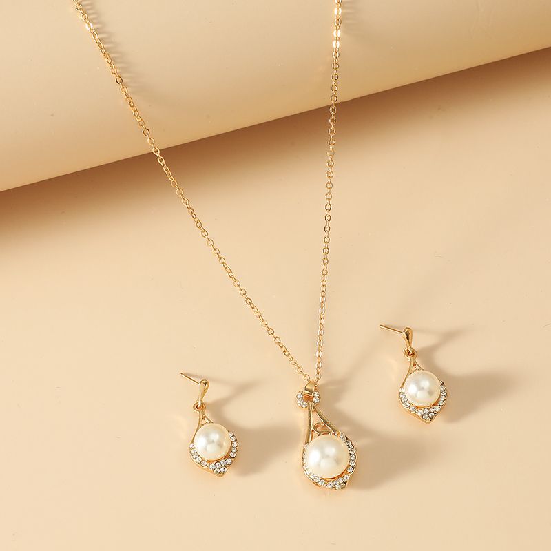 Fashion Inlay Strass Set Perle Diamant Set Halskette Ohr Stud