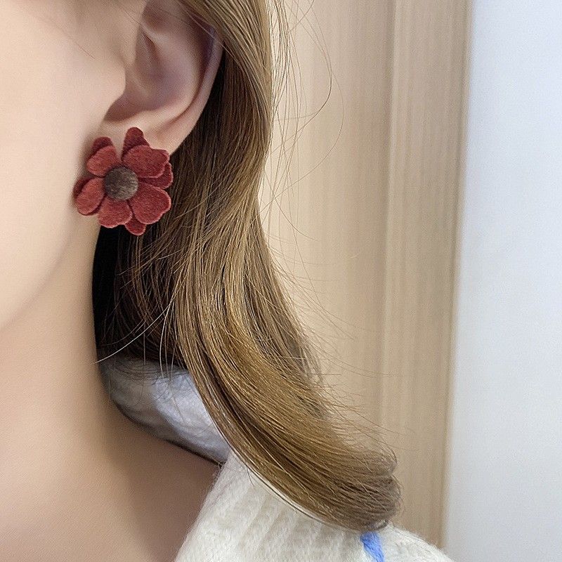 Moda Otoño Invierno Flocado Flor Aleación Pendientes Terciopelo