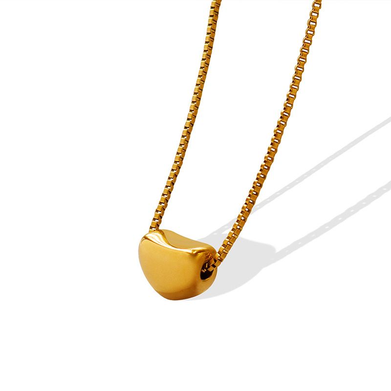 Collar De Acero De Titanio Con Cadena De Clavícula Chapada En Oro Y Colgante De Corazón Tridimensional Simple A La Moda