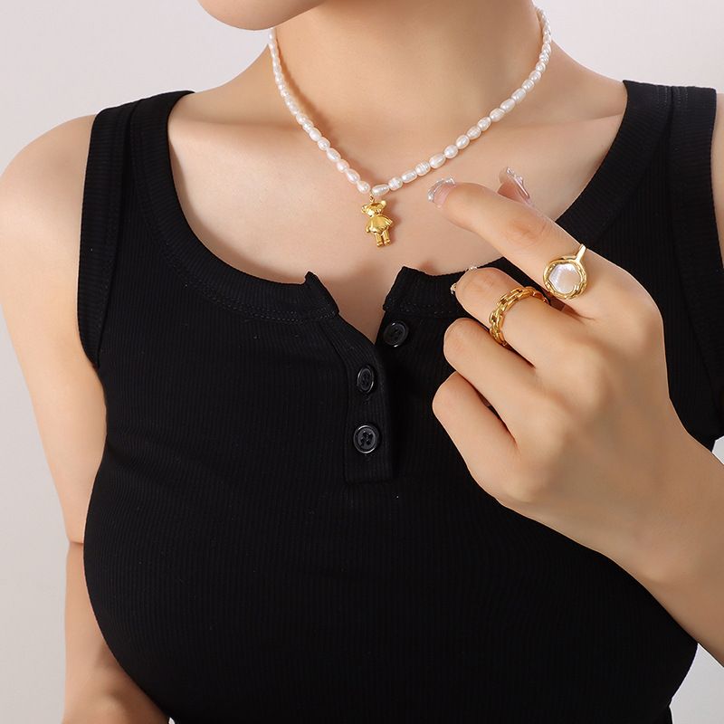 Fashion Baroque Pearl Necklace Women's Titanium Steel Gold-plated Bear Pendant Clavicle Chain
