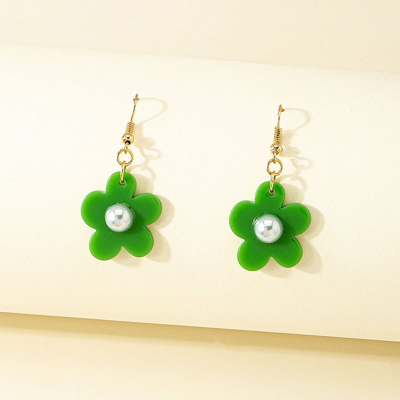 Simple Style Green Flower Pearl Pendant Resin Earrings