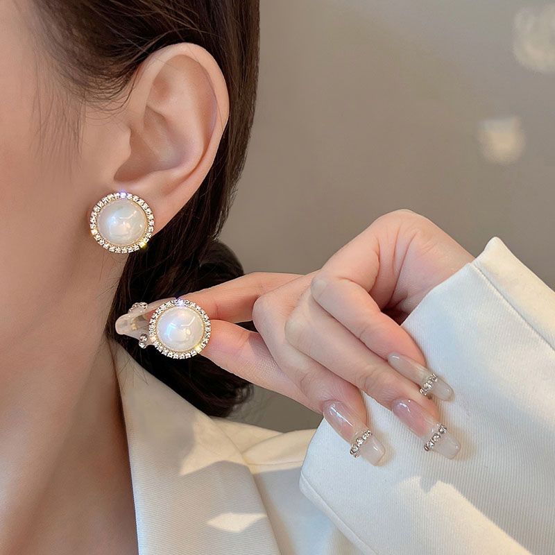 Luxury Alloy Hemispherical Earrings Banquet Diamond Rhinestone Stud Earrings As Shown In The Picture