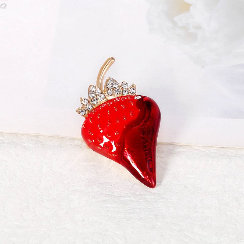 Women's Cute Retro Strawberry Alloy Brooches Artificial Rhinestones Brooches