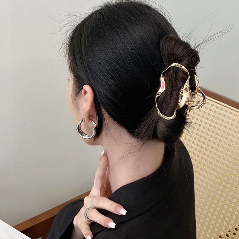 Women's Simple Style Geometric Alloy Headwear Plating Hair Claws