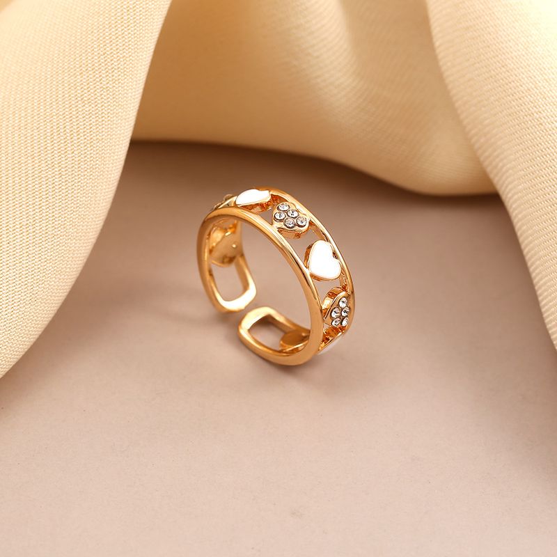 Women's Retro Fashion Heart Alloy Rings Plating Artificial Crystal