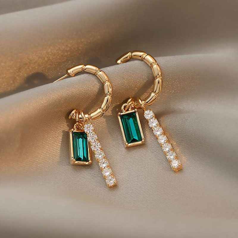 Women's Fashion Asymmetrical Dress Alloy Ear Studs Plating Rhinestone Glass Earrings