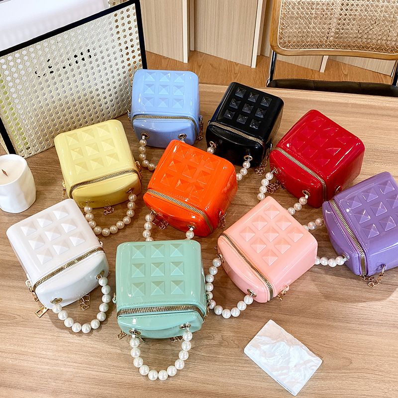 Women's Plastic Geometric Fashion Pearl Square Zipper Crossbody Bag