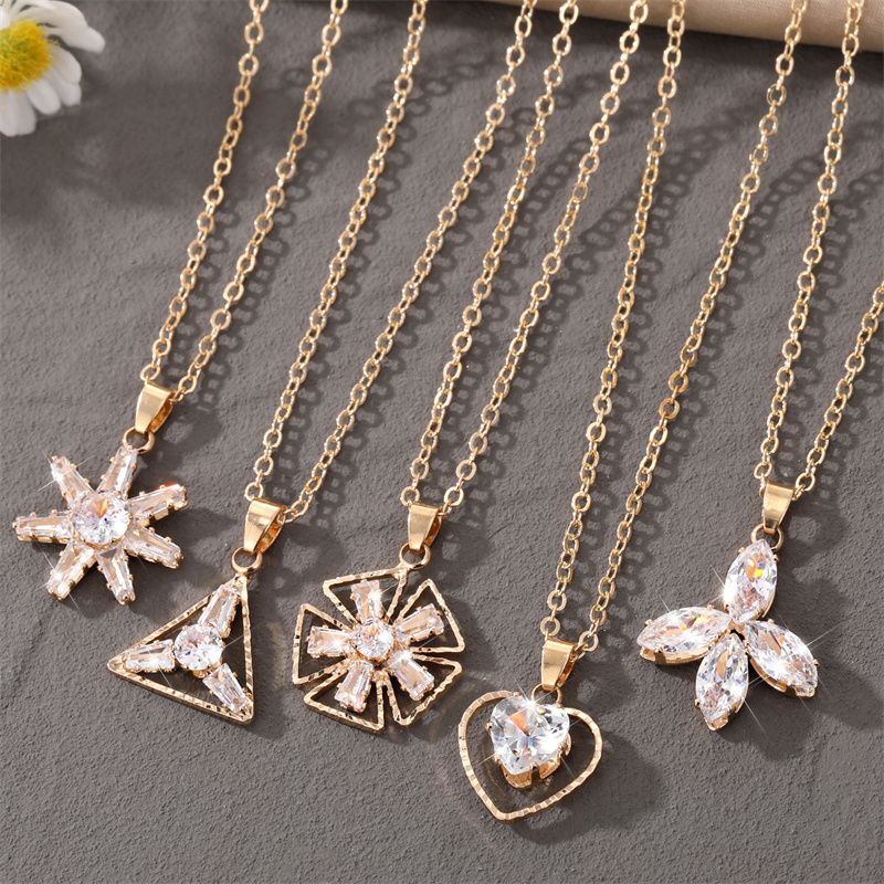 Fashion Triangle Heart Shape Flower Alloy Inlaid Zircon Alloy Pendant Necklace 1 Piece