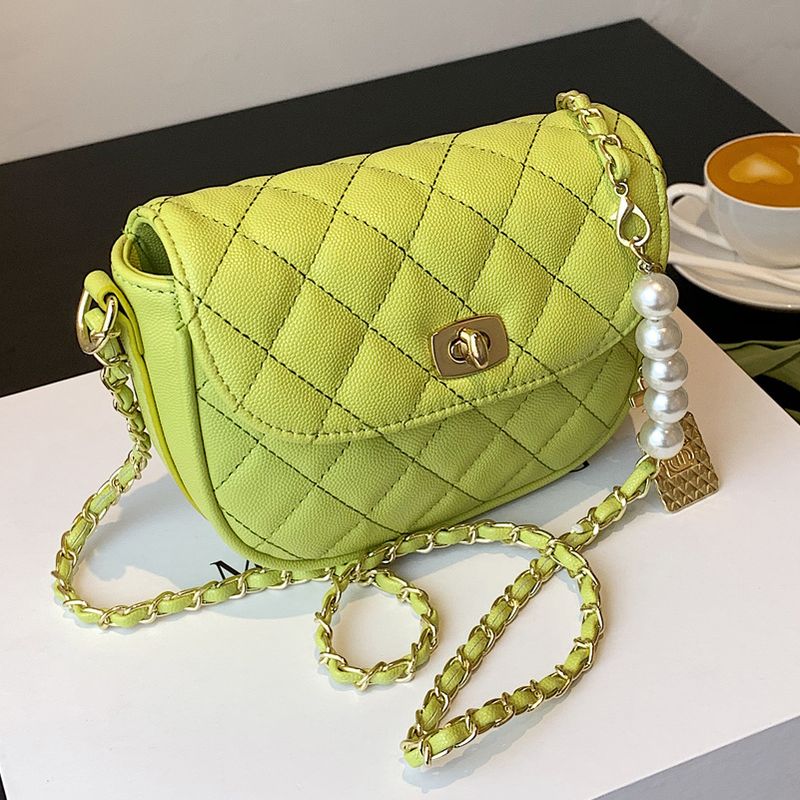 Fashion Solid Color Pearl Buckle Chain Bag