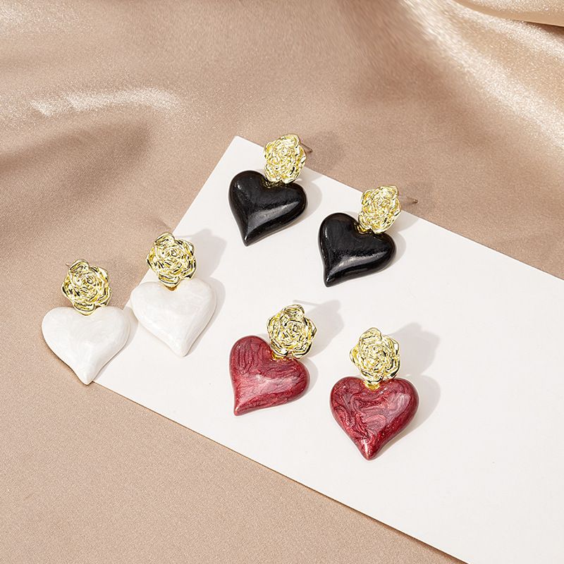 Retro Heart Shape Flower Alloy Plating Artificial Gemstones Earrings 1 Pair