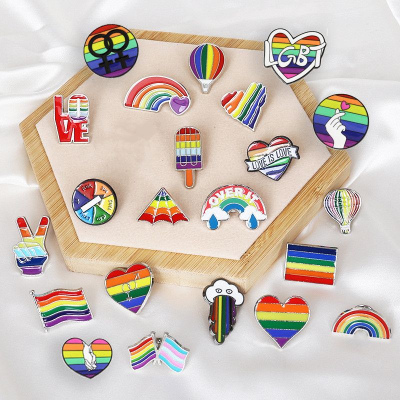 Broche De Aleación De Bandera Colorida De Dibujos Animados Gay Del Orgullo Del Arco Iris En Forma De Corazón