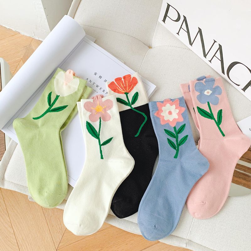 Cute Flower Pattern Free Size Women's Cotton Mid-calf Socks