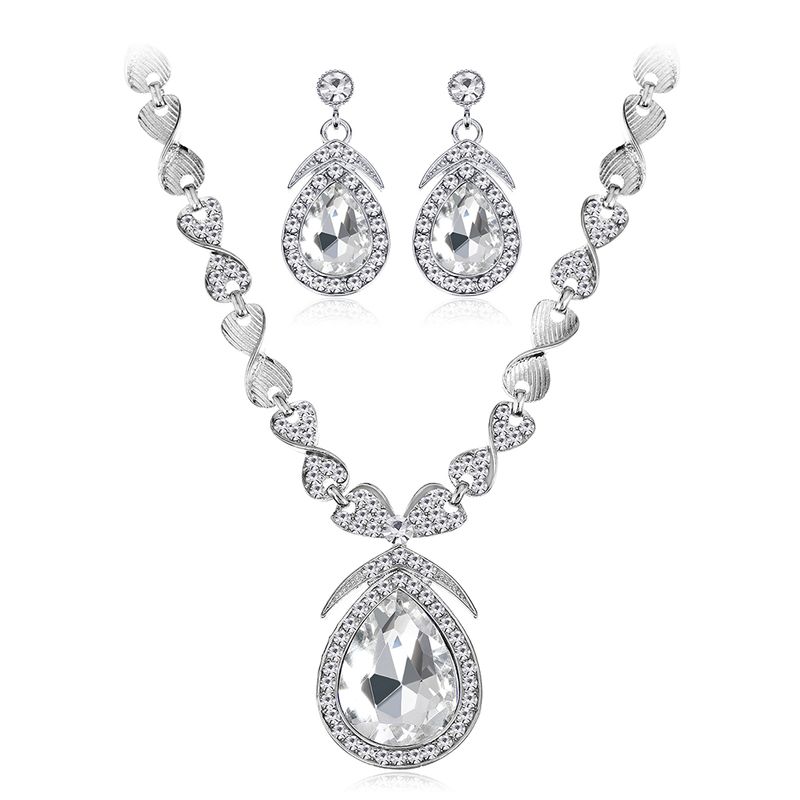 Mujeres Glamour Estilo Clásico Gota De Agua Aleación Pendientes Collar Conjunto De Joyas Diamante Diamantes De Imitación Conjuntos De Joyas