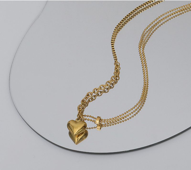 Retro Style Three-dimensional Heart Pendant Necklace Titanium Steel 18k Gold Plating Clavicle Chain