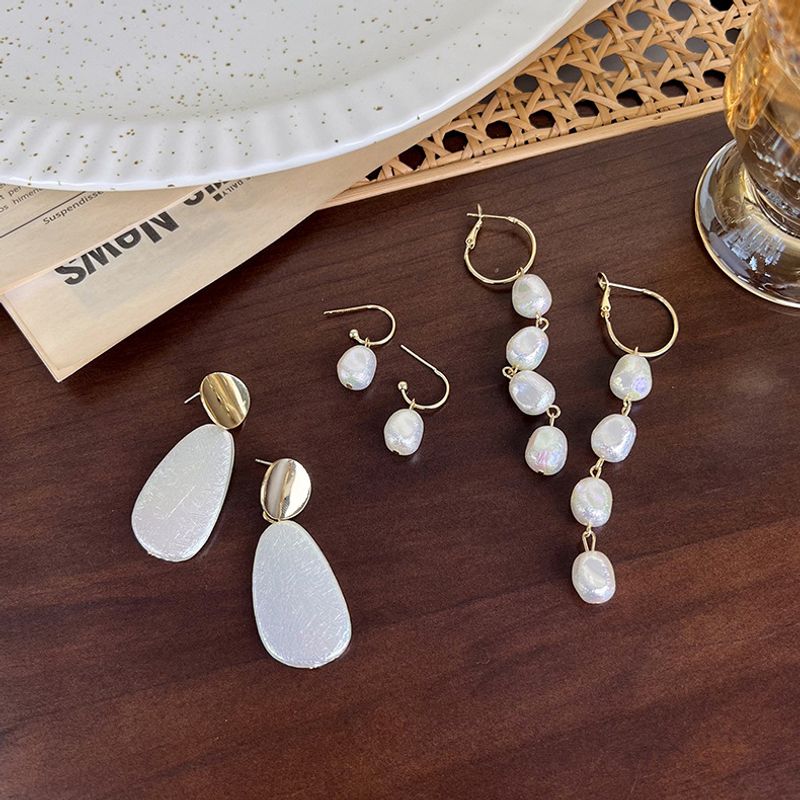 Fashion Geometric Shell Pearl Earrings