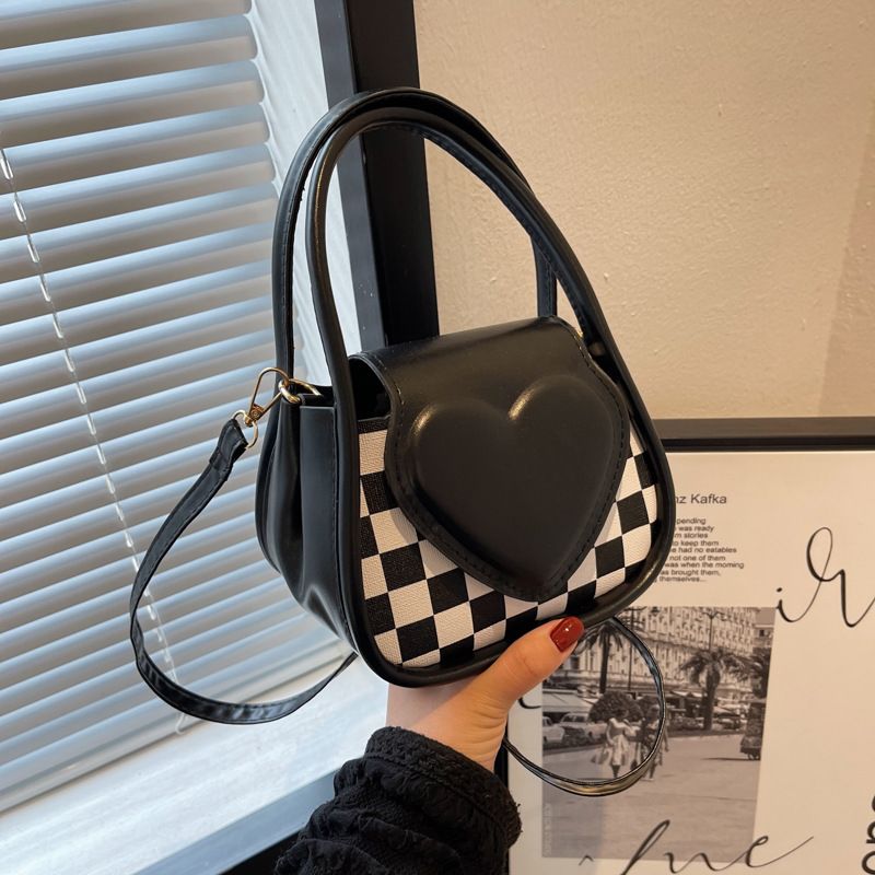 Fashion Heart Shape Square Magnetic Buckle Handbag