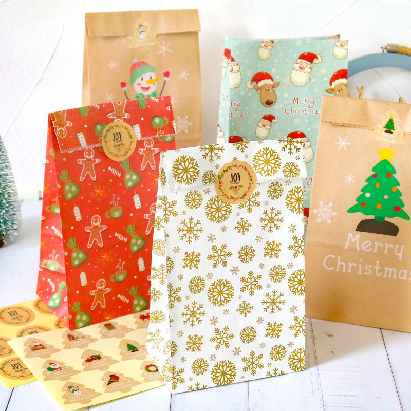 Christmas Kraft Paper Bag  Christmas Gift Bag Gift Packaging Bag Candy Bag 12 Sets Containing Christmas Stickers