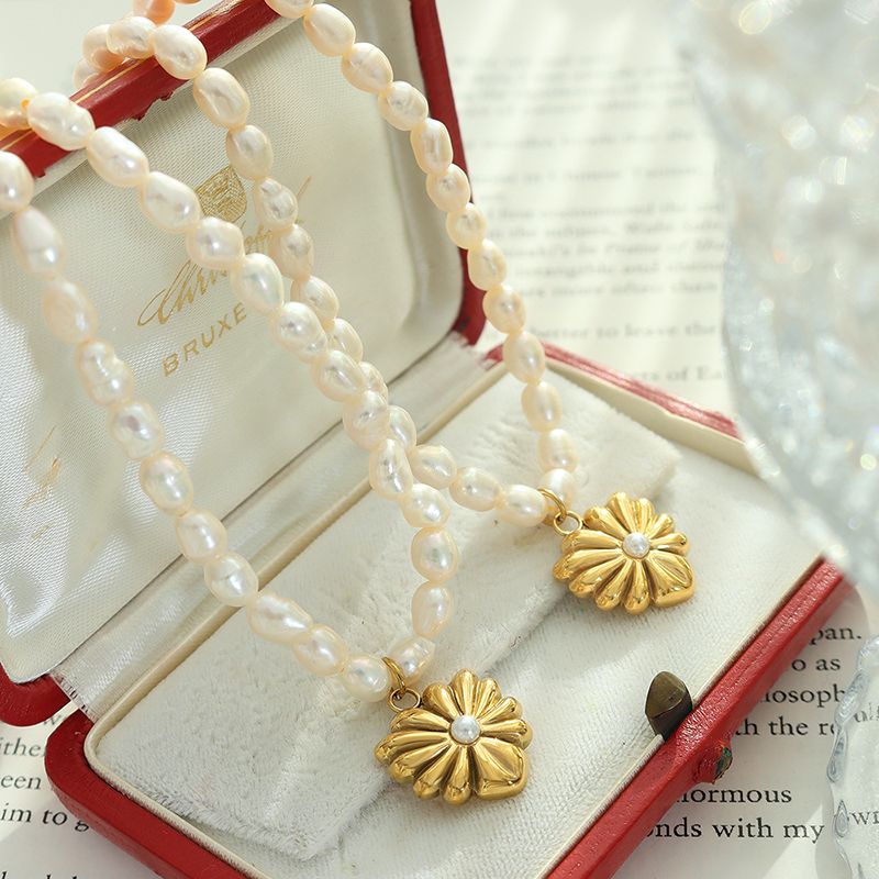 French Style Heart Shape Titanium Steel Pendant Necklace Pearl Gold Plated Stainless Steel Necklaces