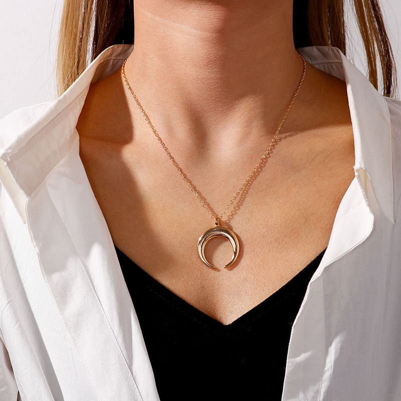 Simple Style Moon Alloy Plating Pendant Necklace