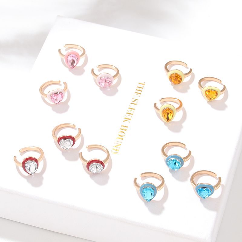 Moda Gotitas De Agua Forma De Corazón Aleación Embutido Diamantes De Imitación Pinzas Para Las Orejas Juego De 3 Piezas