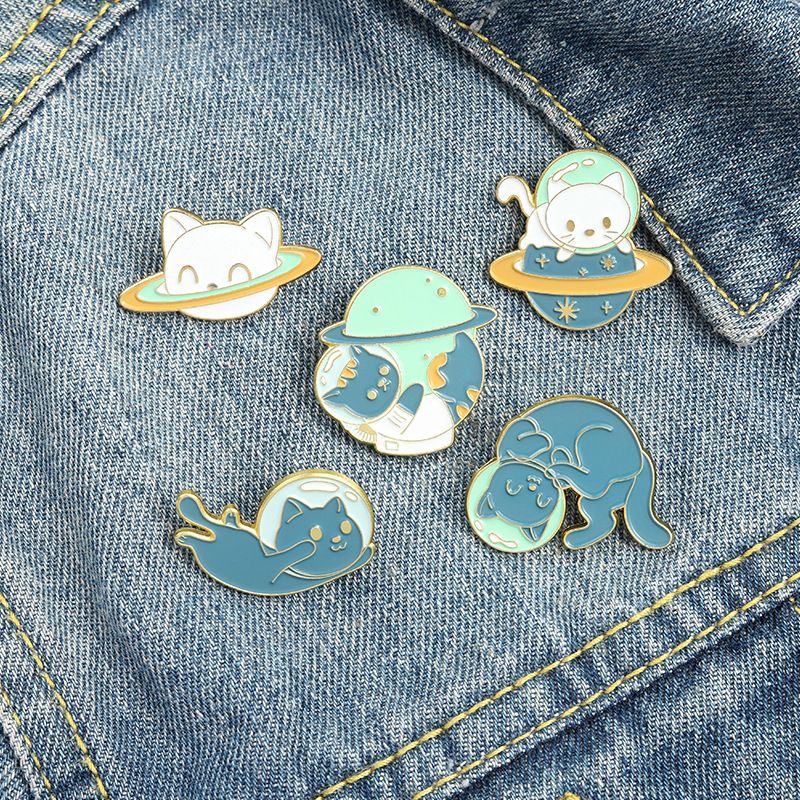 Cute Cat Alloy Plating Metal Brooches