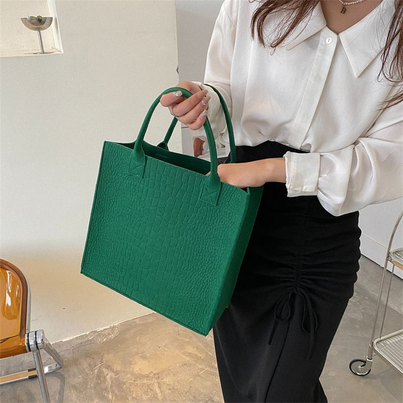 Women's Small Pu Leather Solid Color Streetwear Square Zipper Tote Bag