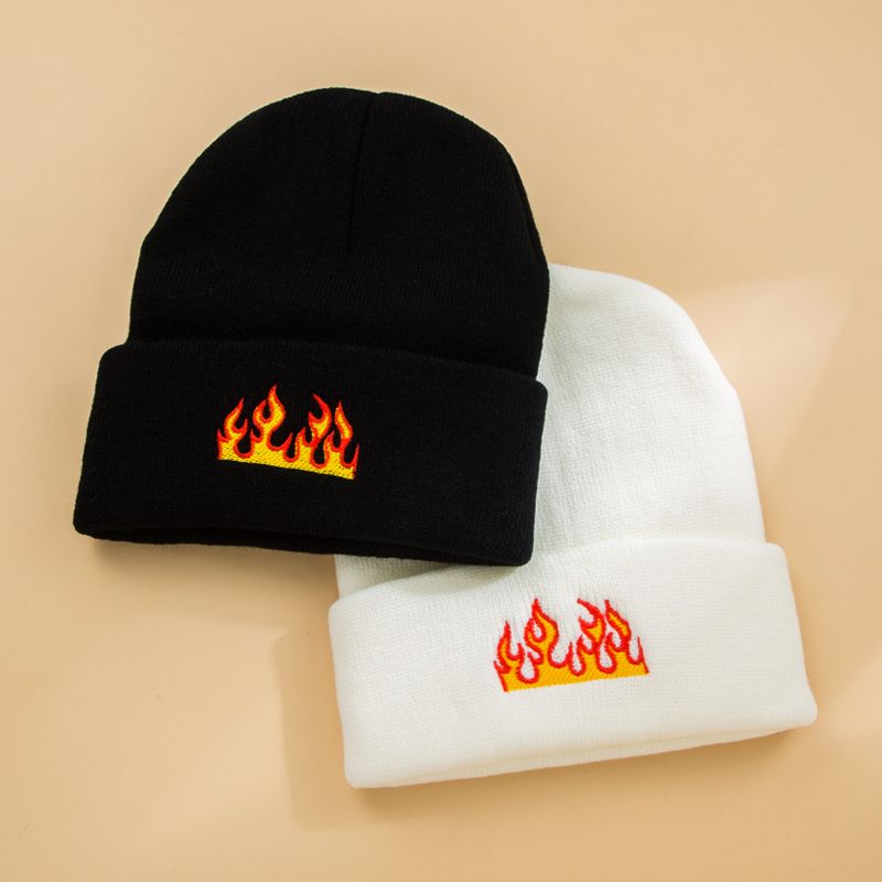 Unisex Fashion Flame Embroidery Crimping Eaveless Wool Cap