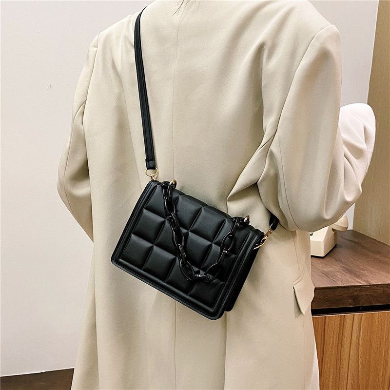 Women's Small Pu Leather Solid Color Streetwear Chain Square Magnetic Buckle Crossbody Bag