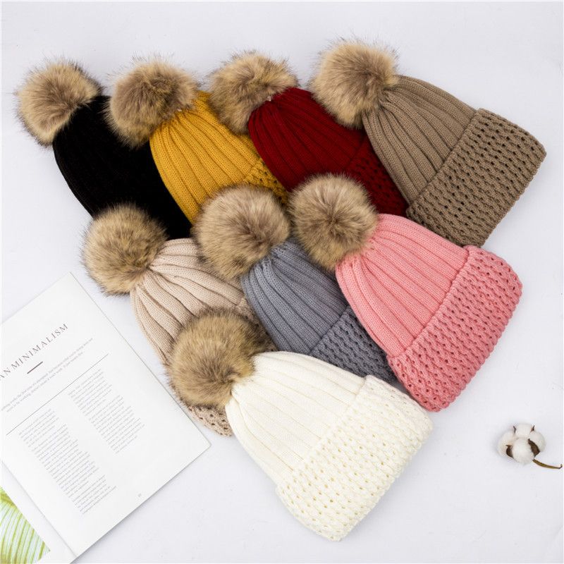 Women's Basic Solid Color Pom Poms Wool Cap